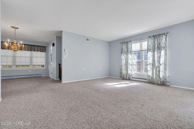 549A Mayfair Road, Manchester, NJ 08759