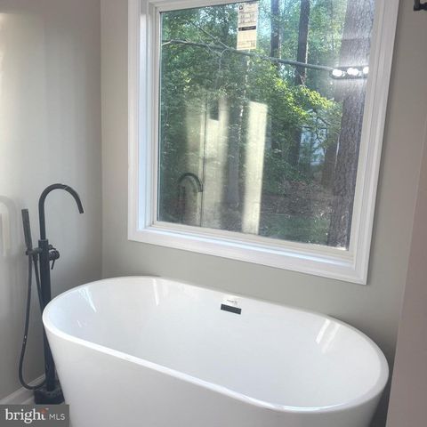 191 WOODBINE DR, Colonial Beach, VA 22443