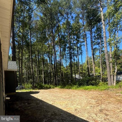 191 WOODBINE DR, Colonial Beach, VA 22443