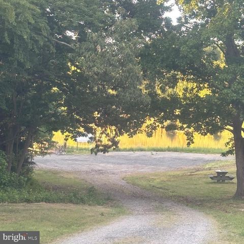 191 WOODBINE DR, Colonial Beach, VA 22443