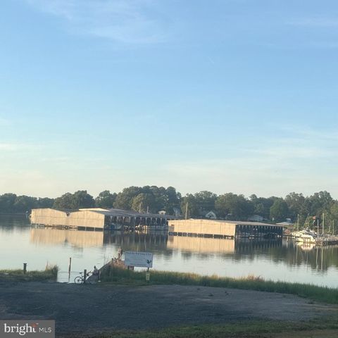 191 WOODBINE DR, Colonial Beach, VA 22443