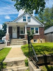 823 E 3Rd St, Plainfield City, NJ 07062