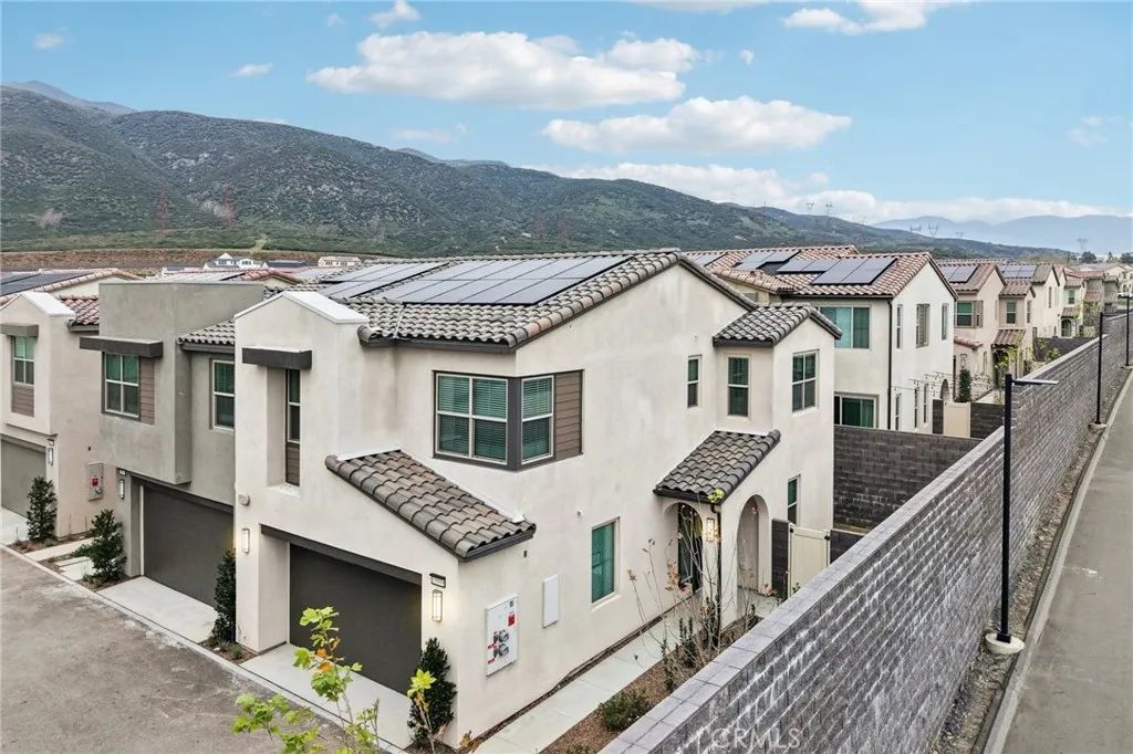 15909 Blue Copper Way, Fontana, CA 92336