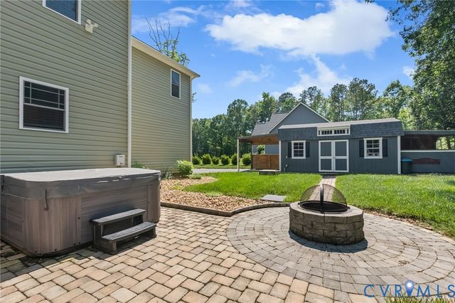 9400 Woodpecker Rd, Chesterfield, VA 23838