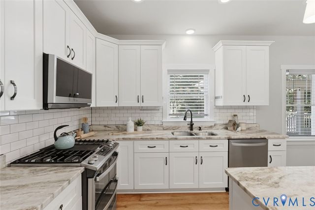 9400 Woodpecker Rd, Chesterfield, VA 23838