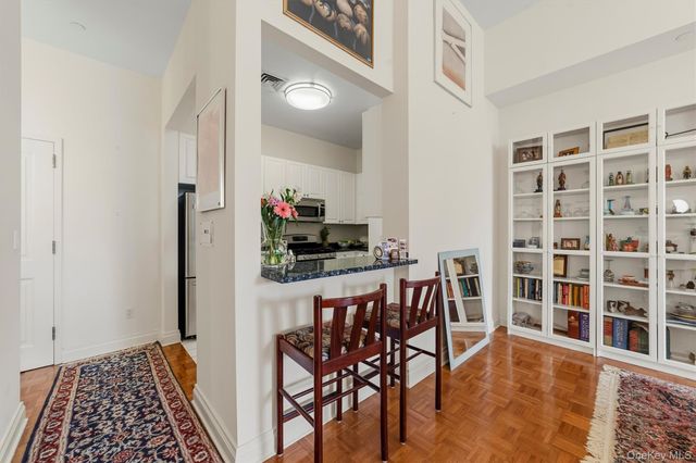 1 Scarsdale Road 202, Tuckahoe, NY 10707