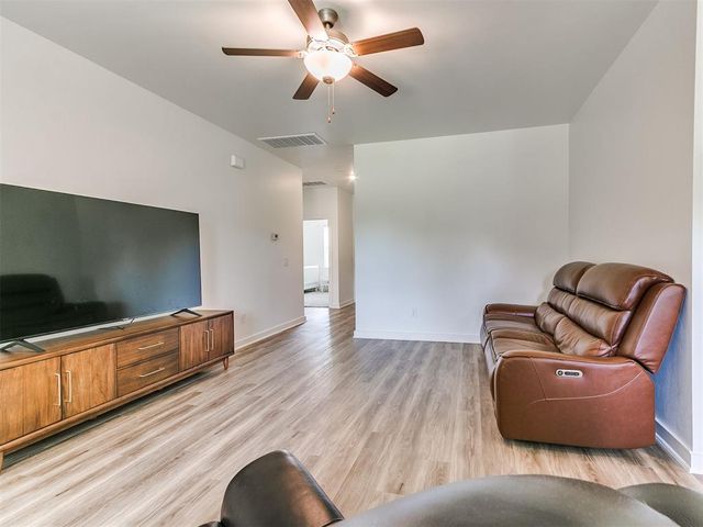 4592 Kensington Way, Edmond, OK 73025