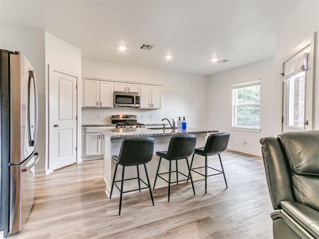 4592 Kensington Way, Edmond, OK 73025