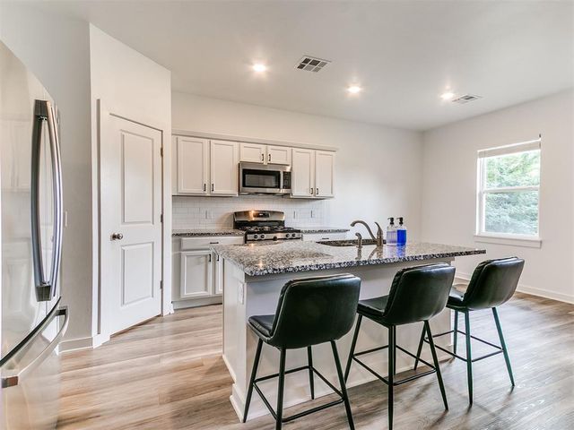 4592 Kensington Way, Edmond, OK 73025
