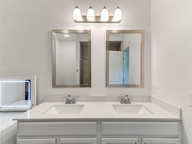 4592 Kensington Way, Edmond, OK 73025