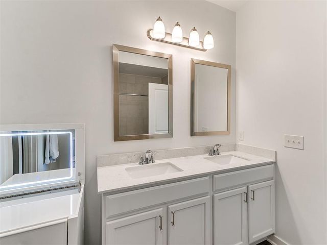 4592 Kensington Way, Edmond, OK 73025