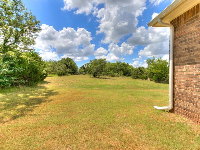 4592 Kensington Way, Edmond, OK 73025