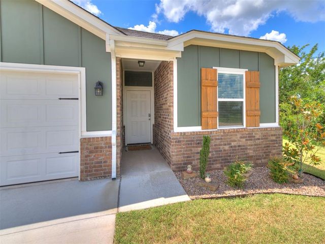 4592 Kensington Way, Edmond, OK 73025