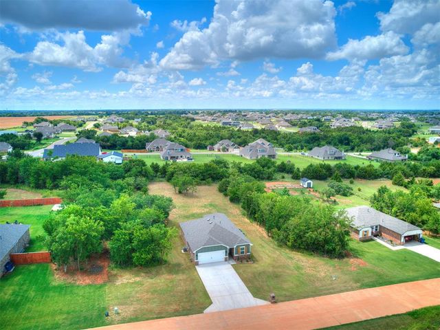 4592 Kensington Way, Edmond, OK 73025