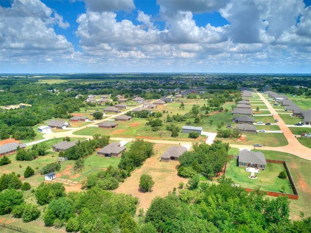 4592 Kensington Way, Edmond, OK 73025