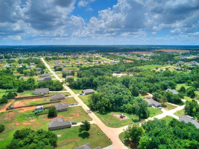 4592 Kensington Way, Edmond, OK 73025