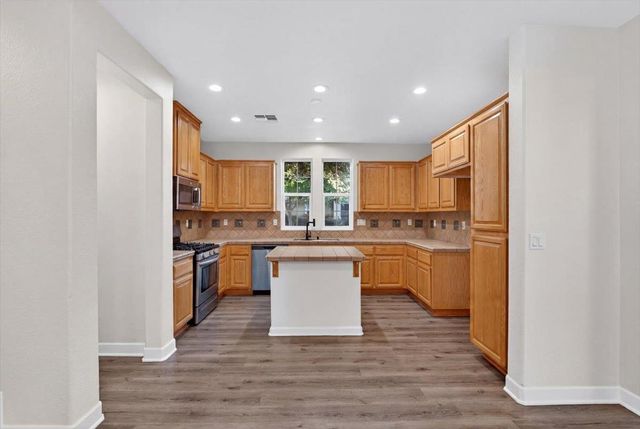 4979 Kokomo Dr, Sacramento, CA 95835