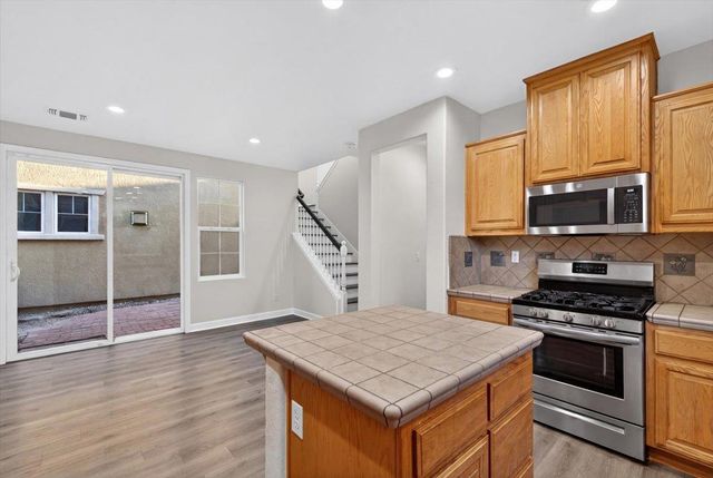 4979 Kokomo Dr, Sacramento, CA 95835