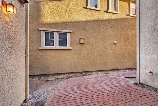 4979 Kokomo Dr, Sacramento, CA 95835