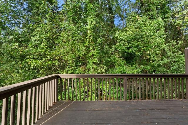 5182 Laurel Bridge Court SE, Smyrna, GA 30082