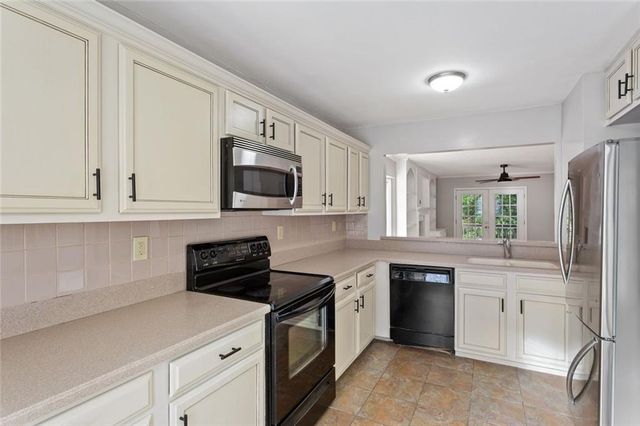 5182 Laurel Bridge Court SE, Smyrna, GA 30082