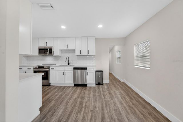 2525 W BEACH STREET, Tampa, FL 33607