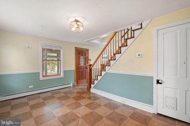 10 CONVENT RD, Aston, PA 19014