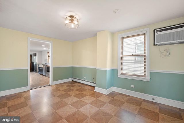 10 CONVENT RD, Aston, PA 19014