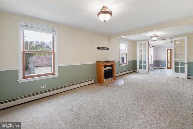 10 CONVENT RD, Aston, PA 19014