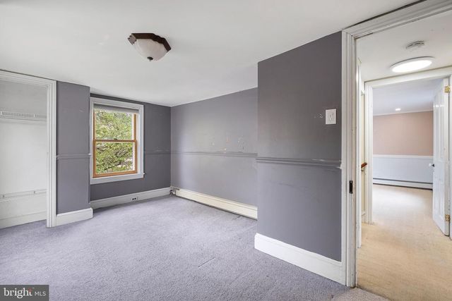 10 CONVENT RD, Aston, PA 19014