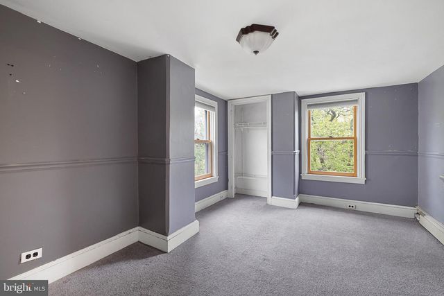 10 CONVENT RD, Aston, PA 19014