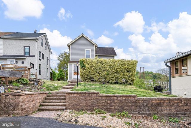 10 CONVENT RD, Aston, PA 19014