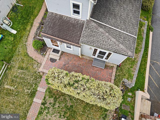 10 CONVENT RD, Aston, PA 19014