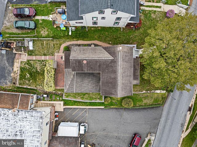 10 CONVENT RD, Aston, PA 19014