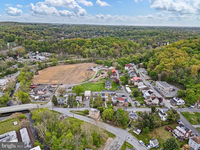 10 CONVENT RD, Aston, PA 19014