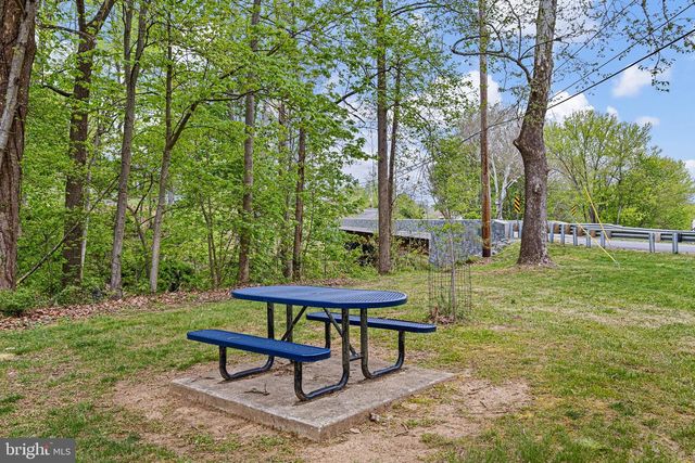 10 CONVENT RD, Aston, PA 19014