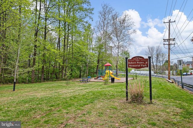 10 CONVENT RD, Aston, PA 19014