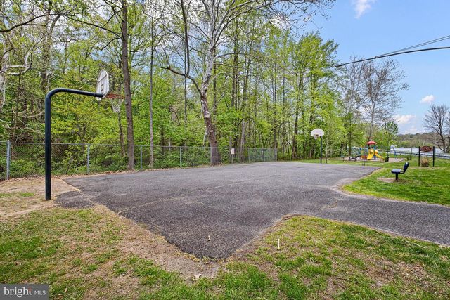 10 CONVENT RD, Aston, PA 19014