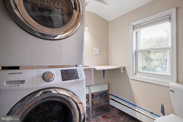 10 CONVENT RD, Aston, PA 19014