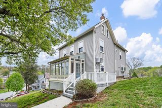 10 CONVENT RD, Aston, PA 19014