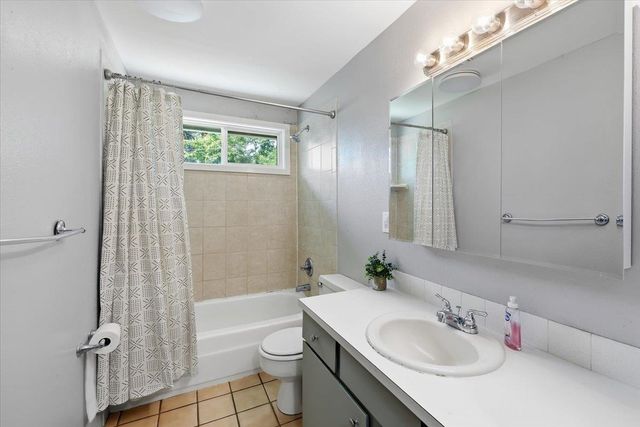 6109 N Oxford Dr, Spokane, WA 99208