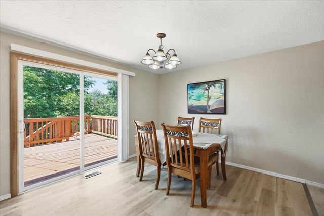 6109 N Oxford Dr, Spokane, WA 99208