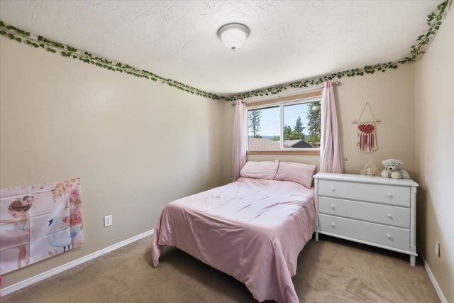 6109 N Oxford Dr, Spokane, WA 99208