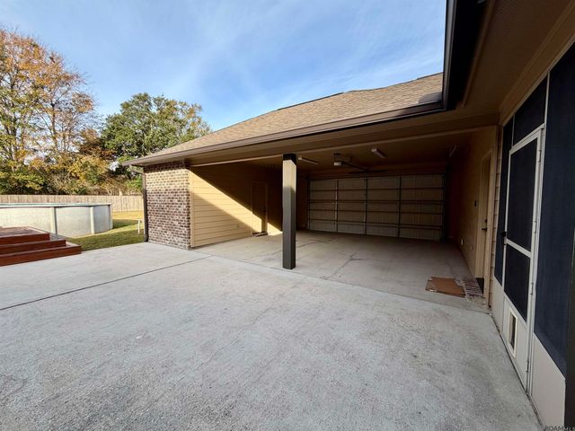 12489 Palmer Rd, Gonzales, LA 70737