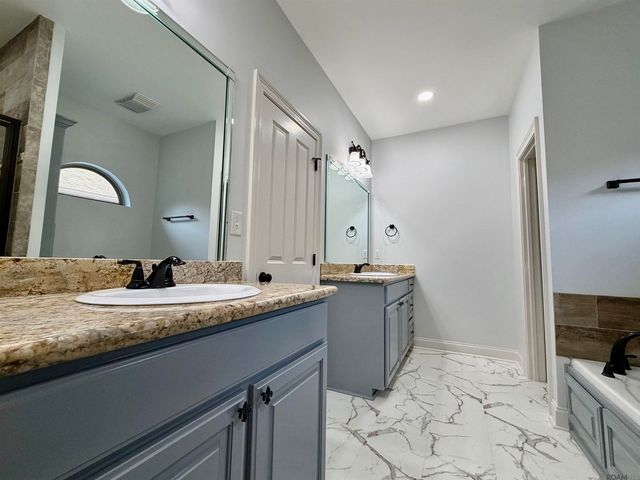 12489 Palmer Rd, Gonzales, LA 70737