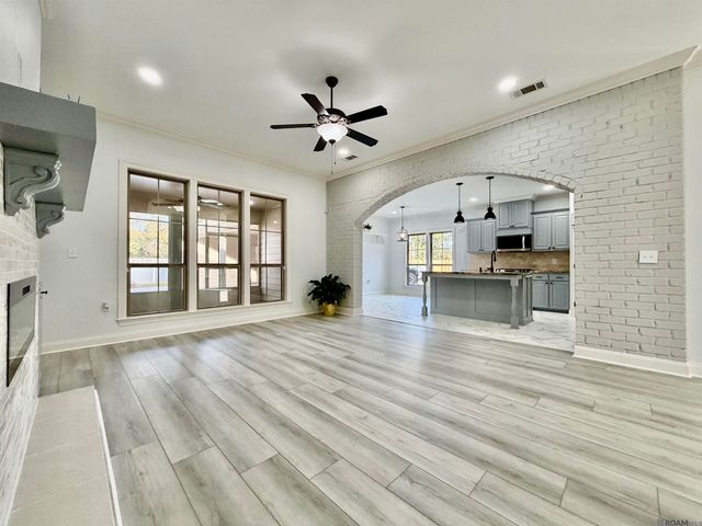 12489 Palmer Rd, Gonzales, LA 70737