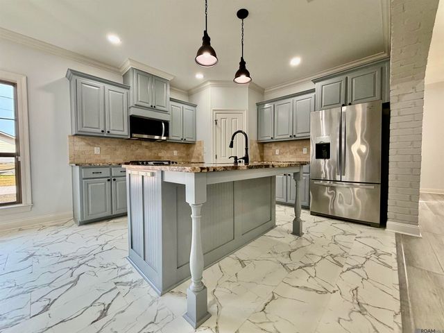 12489 Palmer Rd, Gonzales, LA 70737