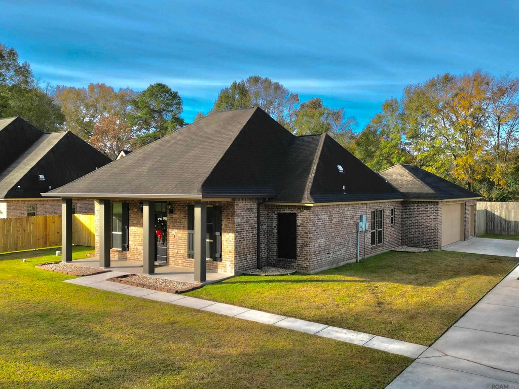 12489 Palmer Rd, Gonzales, LA 70737