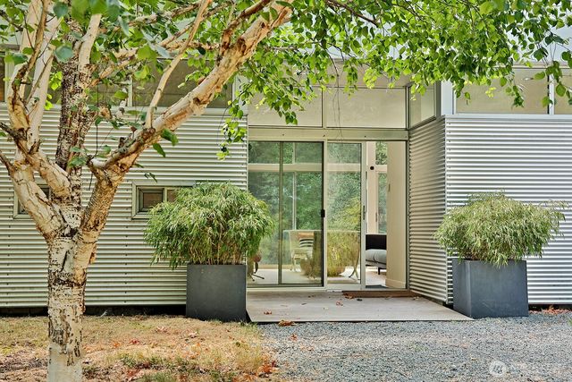 4645 Handy Road, Clinton, WA 98236