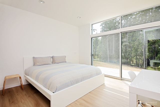 4645 Handy Road, Clinton, WA 98236